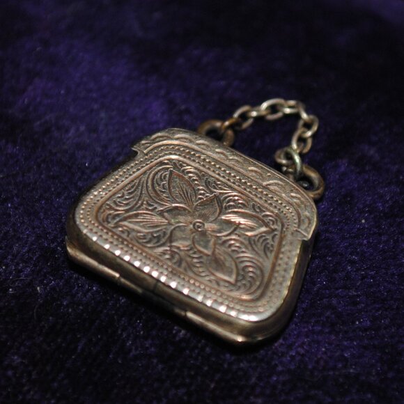 Antique Victorian Two-Sided Engraved Gold-filled Purse Locket Taille d'Épargne - Picture 4 of 9